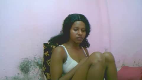 Snapshot of linah1123 chatting on 12/23/25, 01:58 linah1123 online show from 12/23/25, 01:58