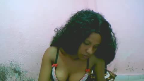 Snapshot of linah1123 chatting on 01/07/26, 01:52 linah1123 online show from 01/07/26, 01:52