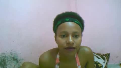 Snapshot of linah1123 chatting on 01/12/26, 11:59 linah1123 online show from 01/12/26, 11:59