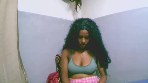 Snapshot of linah1123 chatting on 02/16/26, 05:31 linah1123 online show from 02/16/26, 05:31