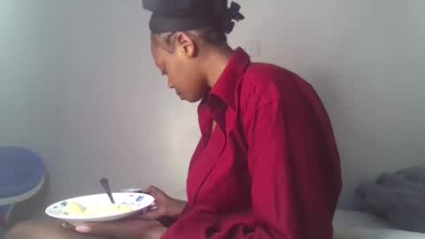 Snapshot of linahusu chatting on 11/22/25, 09:30 linahusu online show from 11/22/25, 09:30