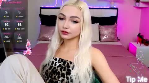 I am Lina online show from 09/23/25, 02:09