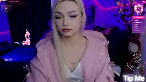 I am Lina online show from 03/17/26, 01:58