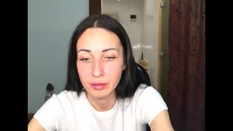 LinaLivee online show from 10/30/25, 07:47