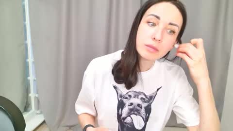 LinaLivee online show from 04/11/26, 10:41