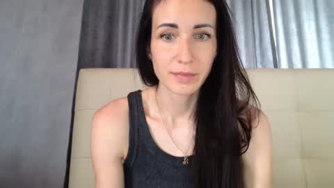 Snapshot of linalivee chatting on 06/25/26, 10:31 LinaLivee online show from 06/25/26, 10:31