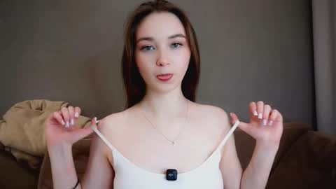 Lina online show from 12/19/25, 06:37