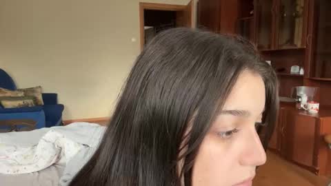 Snapshot of linamurrrr chatting on 09/19/25, 09:43 Nicolas and Lina online show from 09/19/25, 09:43