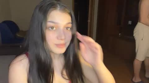 Snapshot of linamurrrr chatting on 10/18/25, 02:40 Nicolas and Lina online show from 10/18/25, 02:40