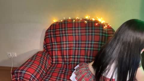 Snapshot of linamurrrr chatting on 11/30/25, 05:06 Nicolas and Lina online show from 11/30/25, 05:06