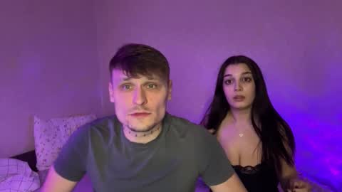 Snapshot of linamurrrr chatting on 12/14/25, 10:58 Nicolas and Lina online show from 12/14/25, 10:58