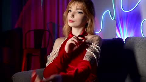 LinaVelle online show from 05/01/26, 03:55