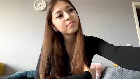 Elin online show from 09/21/25, 09:22