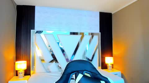  Linda  online show from 11/03/25, 06:20