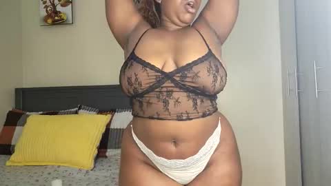 linda5298 online show from 04/25/26, 11:46