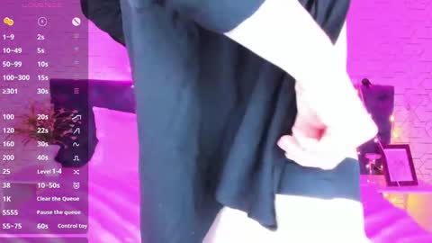 Snapshot of linda__bryant chatting on 12/24/24, 04:11 Linda GMT2 Mon Tu Fri Sa Su 0300am-1000 am online show from 12/24/24, 04:11