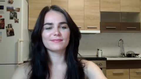 Snapshot of linda_aa chatting on 10/26/25, 07:42 Linda online show from 10/26/25, 07:42