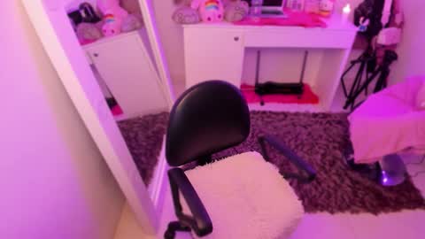 Lindaa maria  online show from 11/02/25, 05:43