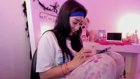 Lindaa maria  online show from 11/12/25, 09:47