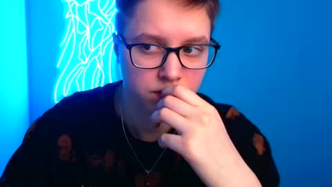 Linda online show from 03/11/25, 09:24