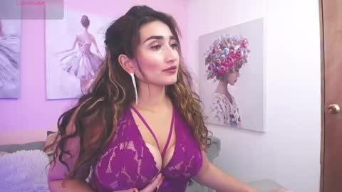 Maria Paula online show from 10/22/25, 12:27