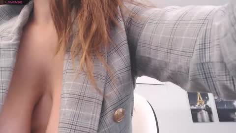 Maria Paula online show from 10/30/25, 01:01