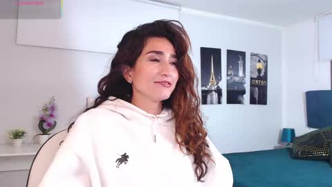 Snapshot of linda_morgan1 chatting on 04/23/26, 12:26 Maria Paula online show from 04/23/26, 12:26