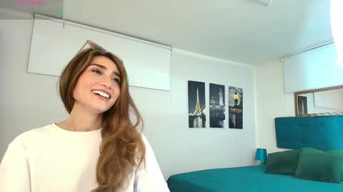 Snapshot of linda_morgan1 chatting on 06/06/26, 11:04 Maria Paula online show from 06/06/26, 11:04