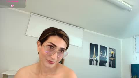 Snapshot of linda_morgan1 chatting on 06/12/26, 11:09 Maria Paula online show from 06/12/26, 11:09