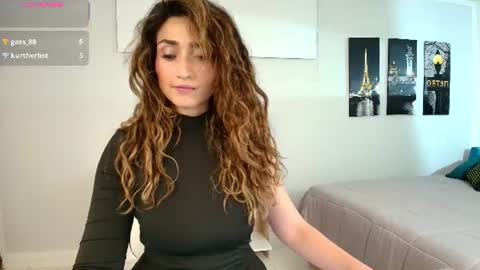 Snapshot of linda_morgan1 chatting on 06/26/26, 10:41 Maria Paula online show from 06/26/26, 10:41