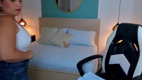 Snapshot of linda_rios_ chatting on 01/09/25, 07:18 L I N D A online show from 01/09/25, 07:18