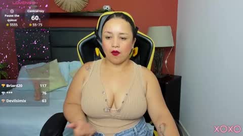 Snapshot of linda_rios_ chatting on 09/20/25, 08:37 L I N D A online show from 09/20/25, 08:37