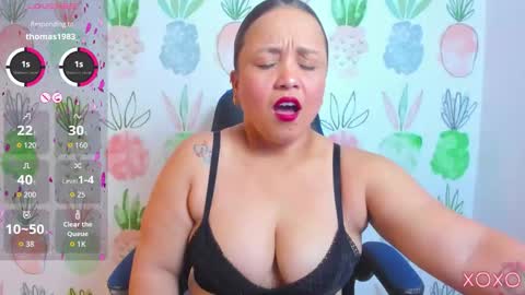Snapshot of linda_rios_ chatting on 10/21/25, 07:25 L I N D A online show from 10/21/25, 07:25