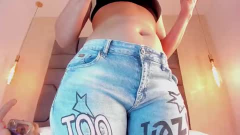 Linda Saenz online show from 03/11/25, 11:44