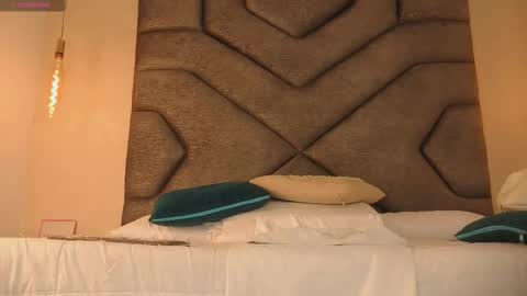 Linda Saenz online show from 10/18/25, 11:33