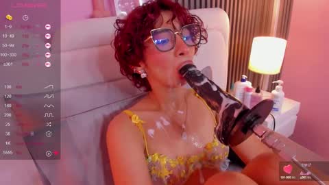 Snapshot of linda_sofi__ chatting on 02/19/25, 11:04 linda_sofi__ online show from 02/19/25, 11:04