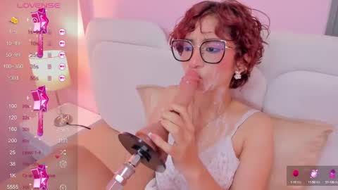 Snapshot of linda_sofi__ chatting on 02/26/25, 10:53 linda_sofi__ online show from 02/26/25, 10:53