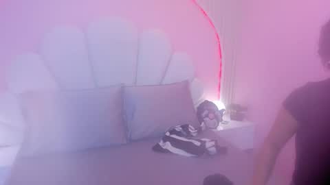 Snapshot of linda_sofi__ chatting on 02/27/25, 07:26 linda_sofi__ online show from 02/27/25, 07:26