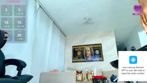 Snapshot of linda_xx90 chatting on 11/26/25, 04:46 LAURA RAMIREZ online show from 11/26/25, 04:46