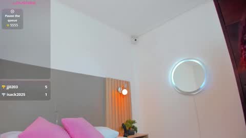 Snapshot of lindaa_natashaa chatting on 02/21/26, 08:10 L I N D A online show from 02/21/26, 08:10