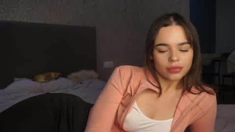 Snapshot of lindaaii chatting on 05/22/26, 01:50 Linda online show from 05/22/26, 01:50
