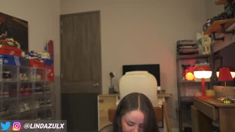 Snapshot of lindabluee chatting on 11/07/25, 03:34 Nia online show from 11/07/25, 03:34