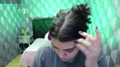 Snapshot of lindabreexlove chatting on 12/24/24, 05:05 online show from 12/24/24, 05:05