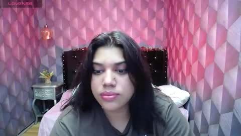 Snapshot of lindabreexlove chatting on 12/26/24, 05:37 online show from 12/26/24, 05:37