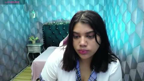 Snapshot of lindabreexlove chatting on 12/28/24, 02:43 online show from 12/28/24, 02:43