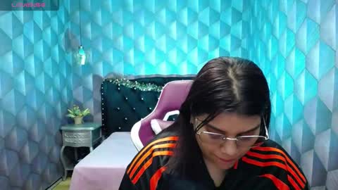 Snapshot of lindabreexlove chatting on 12/30/24, 02:09 online show from 12/30/24, 02:09