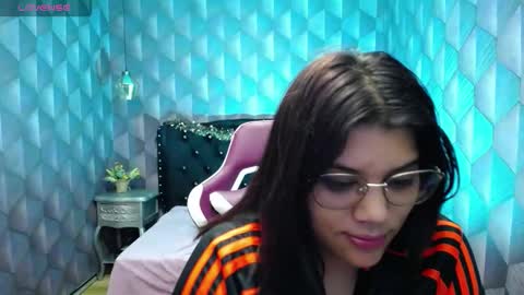 Snapshot of lindabreexlove chatting on 12/30/24, 08:21 online show from 12/30/24, 08:21