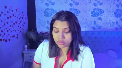 Snapshot of lindabreexlove chatting on 01/18/25, 06:53 online show from 01/18/25, 06:53