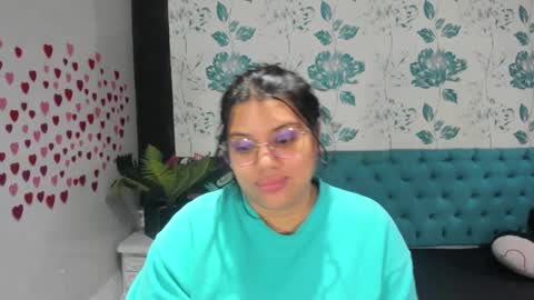 Snapshot of lindabreexlove chatting on 01/29/25, 01:38 online show from 01/29/25, 01:38