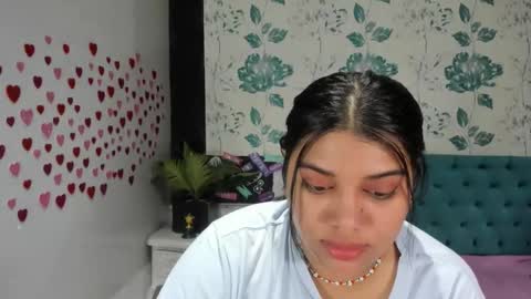 Snapshot of lindabreexlove chatting on 02/09/25, 04:18 online show from 02/09/25, 04:18